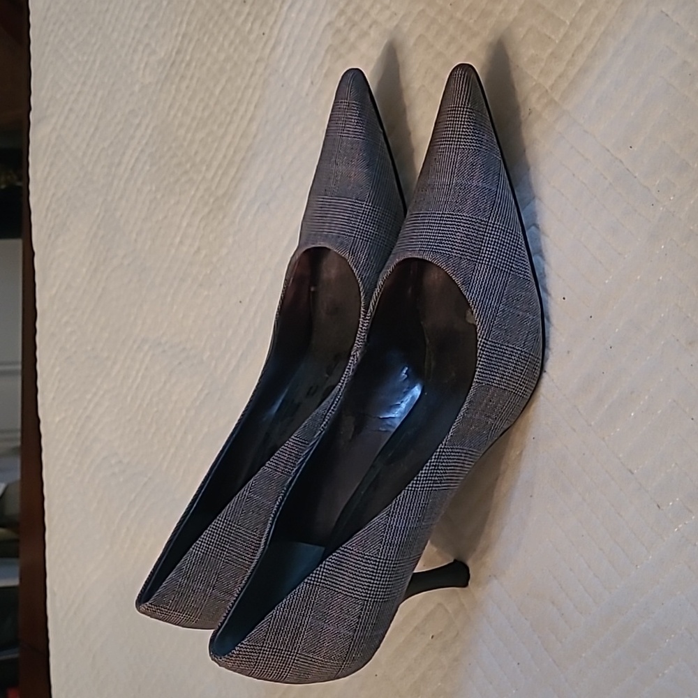 Nine West Women's Gray Plaid Pointed-Toe Pumps - Picture 2 of 7